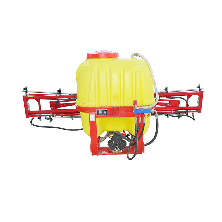 Máy phun cần máy kéo mang lại nhiều tiện ích cho người nông dân